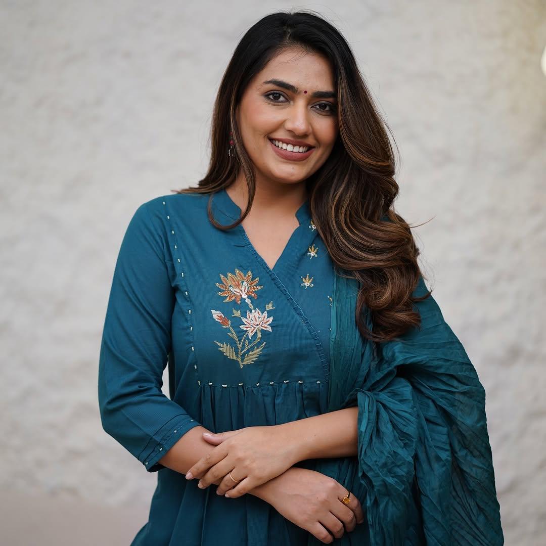Libas Elegant Teal Embroidered Kurta Set With Dupatta