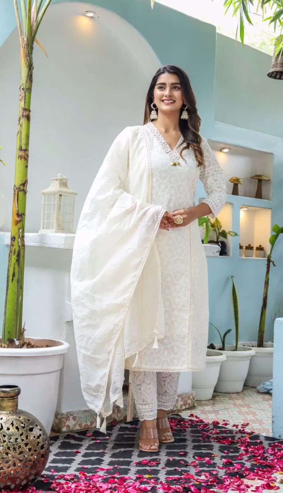 Libas Chickenkari Kurti Pant Set With Embroidered Lace And Chanderi Dupatta